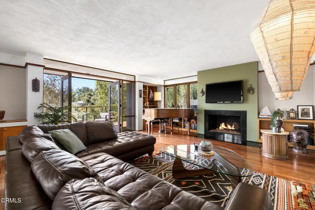 4639 El Camino Corto, La Canada Flintridge, California 91011 home-pic-4